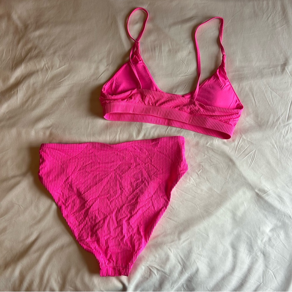 Hot Pink Ribbed Bikini Set – Size Medium - Picture 2 of 3